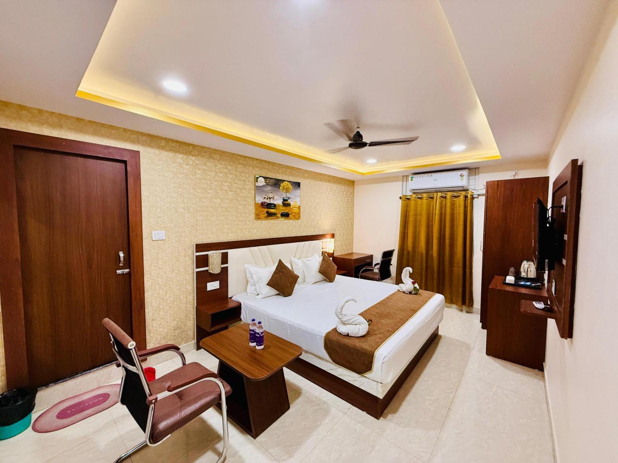 Hotel Golden Crystal Patna  Exterior photo